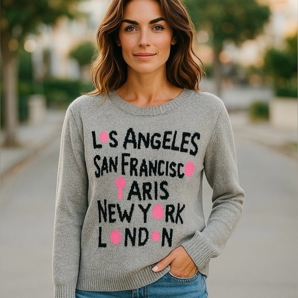 🌸Forever 21 Gray Sweater with Pink Accents Size L